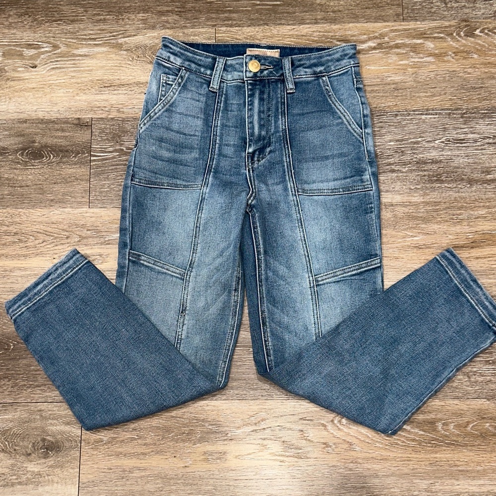 Kut from the Kloth Reese Cropped Straight Leg Blue Jeans